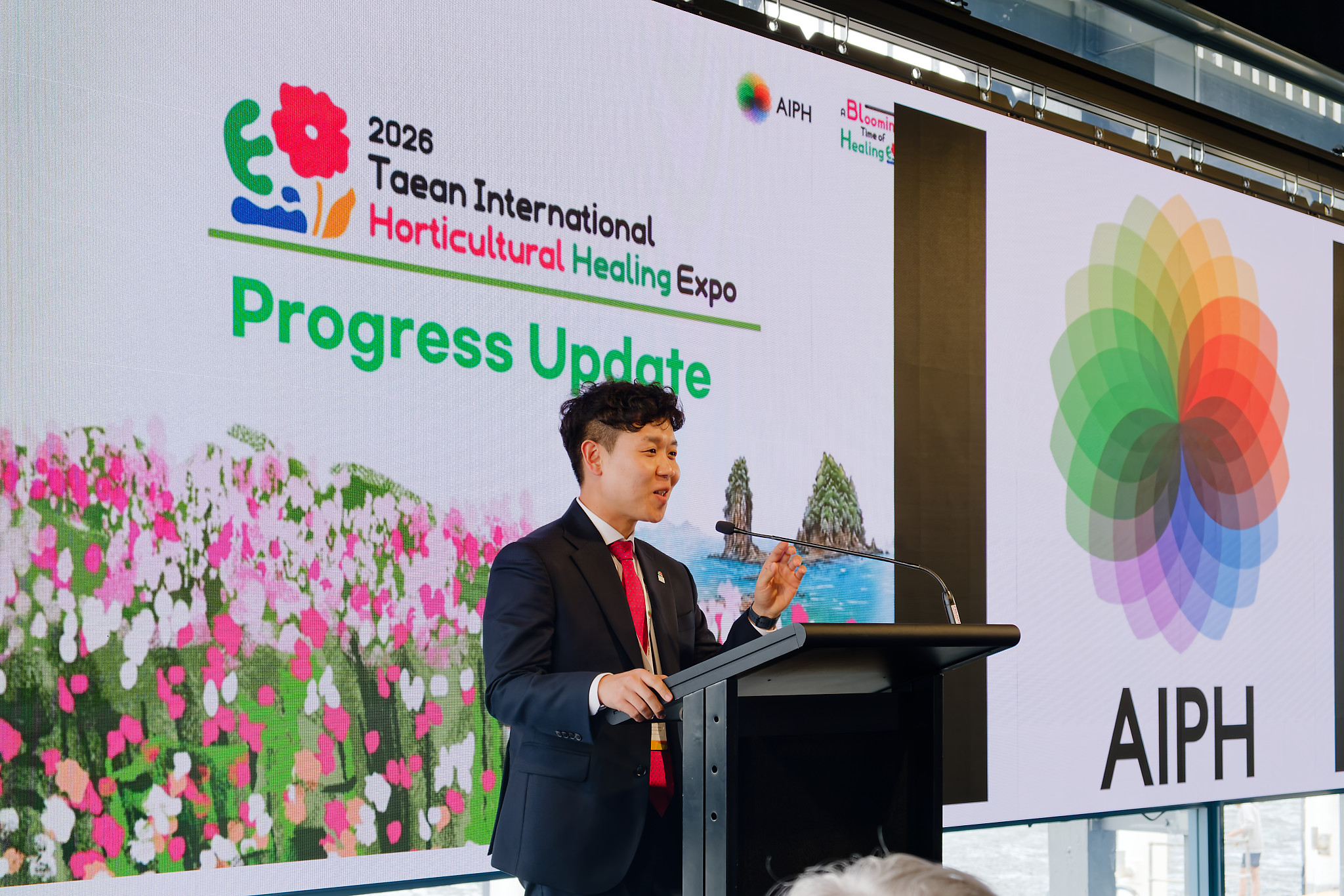 Jung Wook Choi presents a progress update on the 2026 Taean International Horticultural Healing Expo.