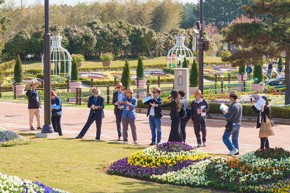 International jury members assessing garden displays at Taean International Horticultural-Healing Expo 2026