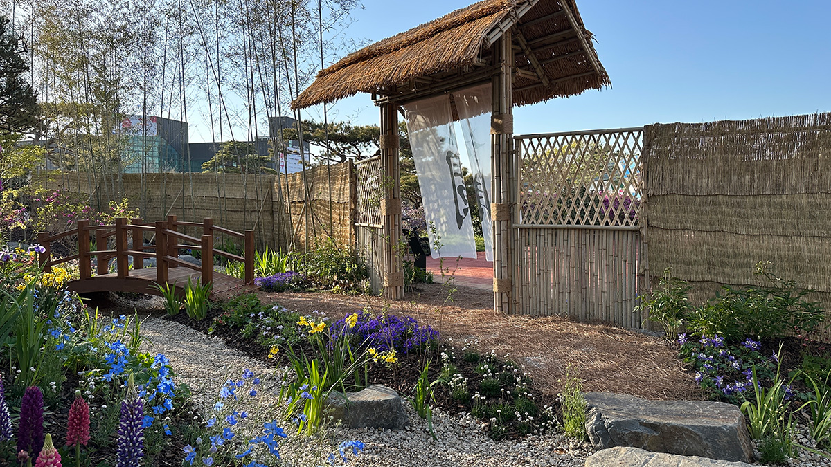 Thatched pavilion entrance and planting in the China Garden at Taean Expo 2026.